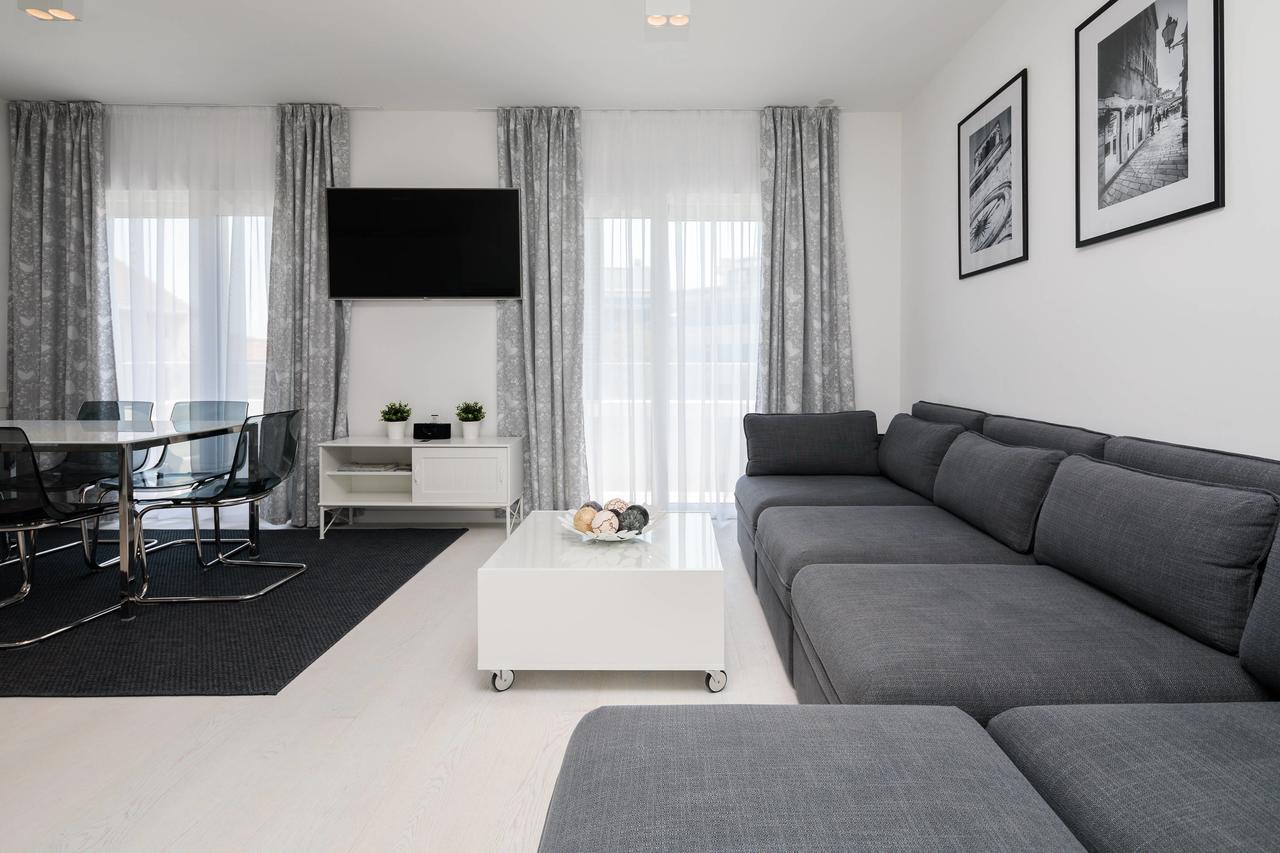 S Luxury Apartments สปลิท ภายนอก รูปภาพ