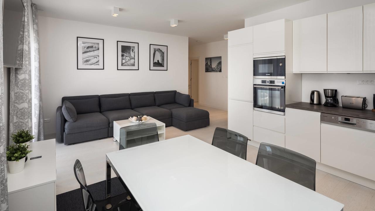 S Luxury Apartments สปลิท ภายนอก รูปภาพ